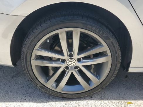 Used 2018 Volkswagen Passat 2.0T R-Line image 7