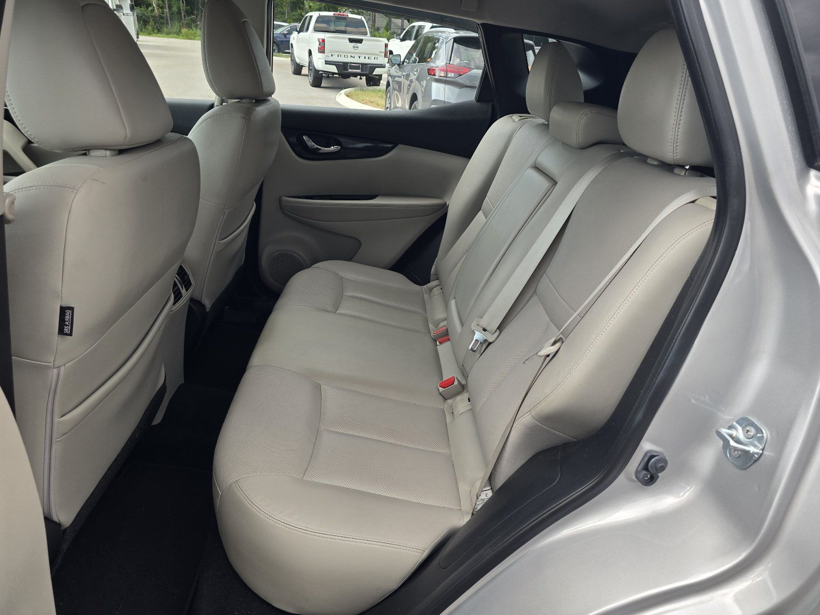 Used 2018 Nissan Rogue Sport SL FWD image 12