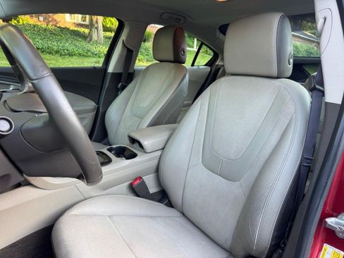Used 2014 Chevrolet Volt Premium w/ Premium Trim Package FWD image 11