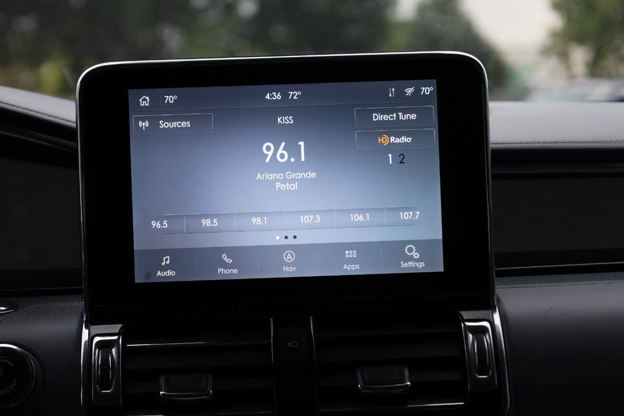 Used 2020 Lincoln Navigator L Black Label w/ Cargo Convenience Package AWD/4WD image 20