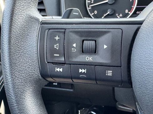 Used 2024 Nissan Rogue SV image 18