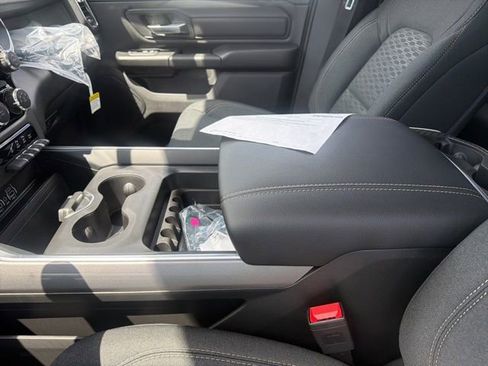 New 2026 RAM 1500 Express AWD/4WD image 14