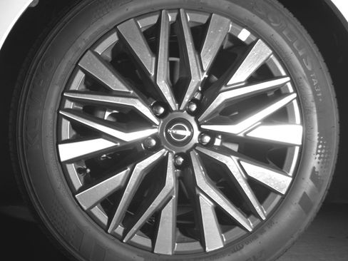 Used 2025 Nissan Altima 2.5 SV FWD image 12