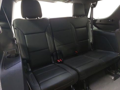 Used 2023 GMC Yukon SLT image 12