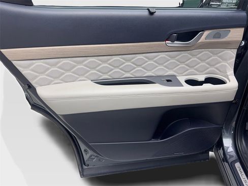 Used 2022 Hyundai Palisade Calligraphy image 37