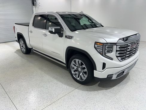 Used 2022 GMC Sierra 1500 Denali w/ Denali Reserve Package image 7
