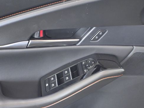 New 2025 MAZDA CX-30 Carbon image 14