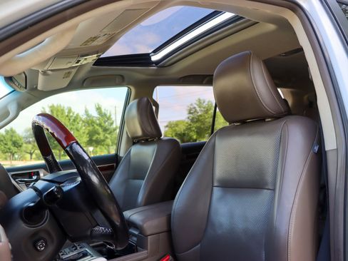 Used 2015 Lexus GX 460 Luxury AWD/4WD image 15