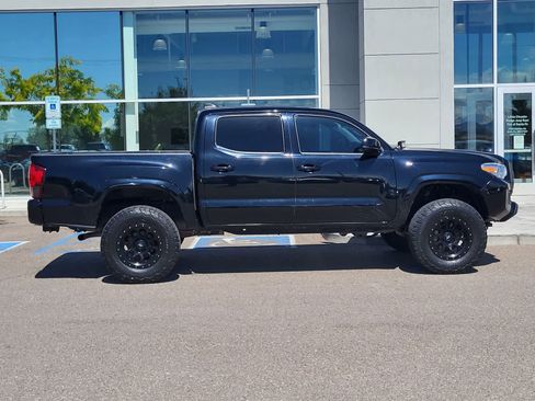Used 2021 Toyota Tacoma SR AWD/4WD image 4