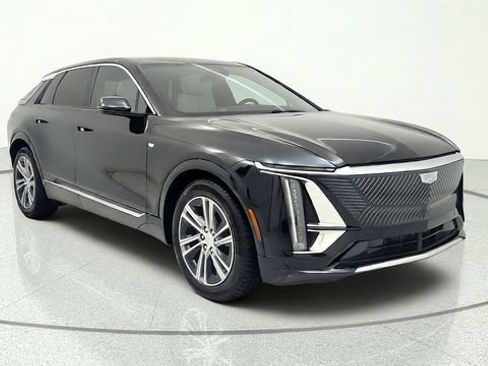 Used 2025 Cadillac Lyriq Luxury AWD/4WD image 1