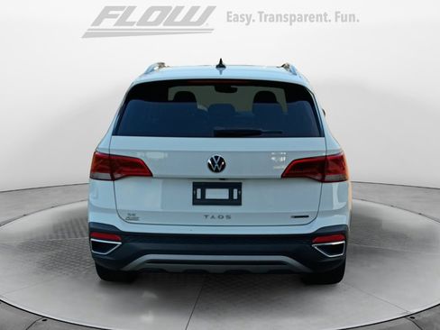 Used 2023 Volkswagen Taos SE w/ Panoramic Sunroof Package AWD/4WD image 8