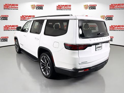 Used 2022 Jeep Wagoneer Series II w/ Premium Group I image 2