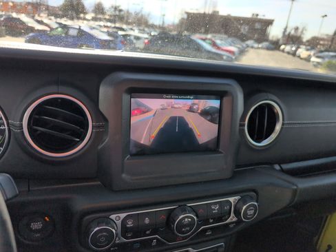 Used 2023 Jeep Wrangler Sahara w/ Cold Weather Group image 22