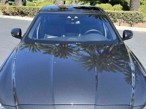 Used 2017 Jaguar XF S image 61