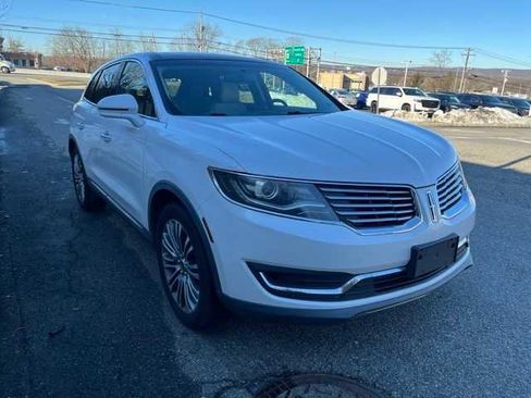 Used 2016 Lincoln MKX Reserve w/ Cargo Accessories Package image 3