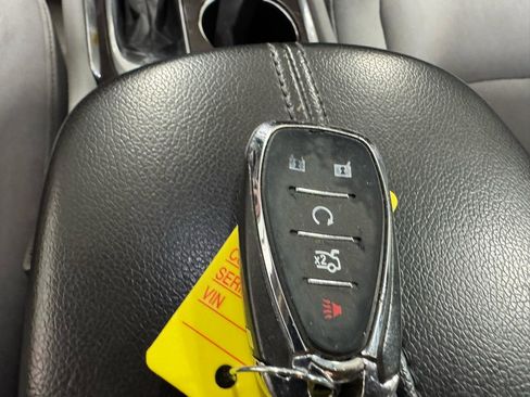 Used 2021 Chevrolet Malibu LT FWD image 12
