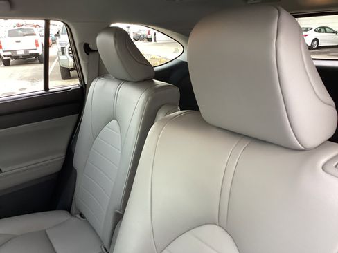 Certified 2023 Toyota Highlander XLE image 21
