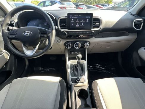 Used 2024 Hyundai Venue SEL FWD image 23