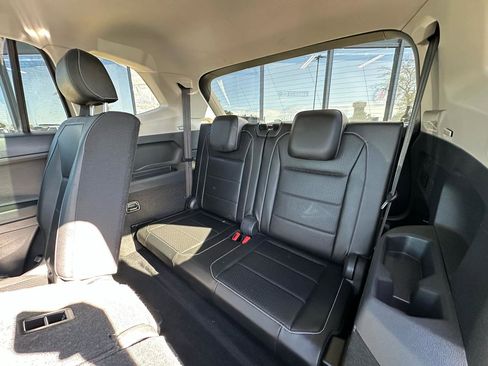 Used 2021 Volkswagen Tiguan SE FWD image 13