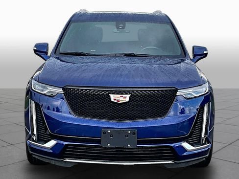 Used 2024 Cadillac XT6 Luxury FWD image 3