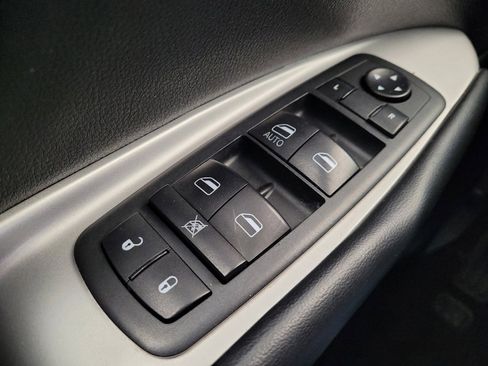 Used 2020 Dodge Journey SE image 27