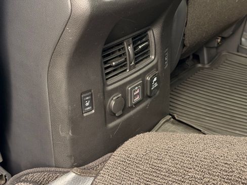 Used 2023 Nissan Titan PRO-4X w/ Pro-4x Convenience Package AWD/4WD image 29