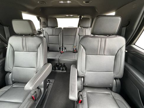 Used 2023 Chevrolet Tahoe RST w/ RST Performance Edition AWD/4WD image 32