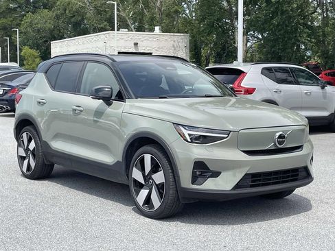 Used 2023 Volvo XC40 Recharge Ultimate w/ Protection Package Premier AWD/4WD image 2
