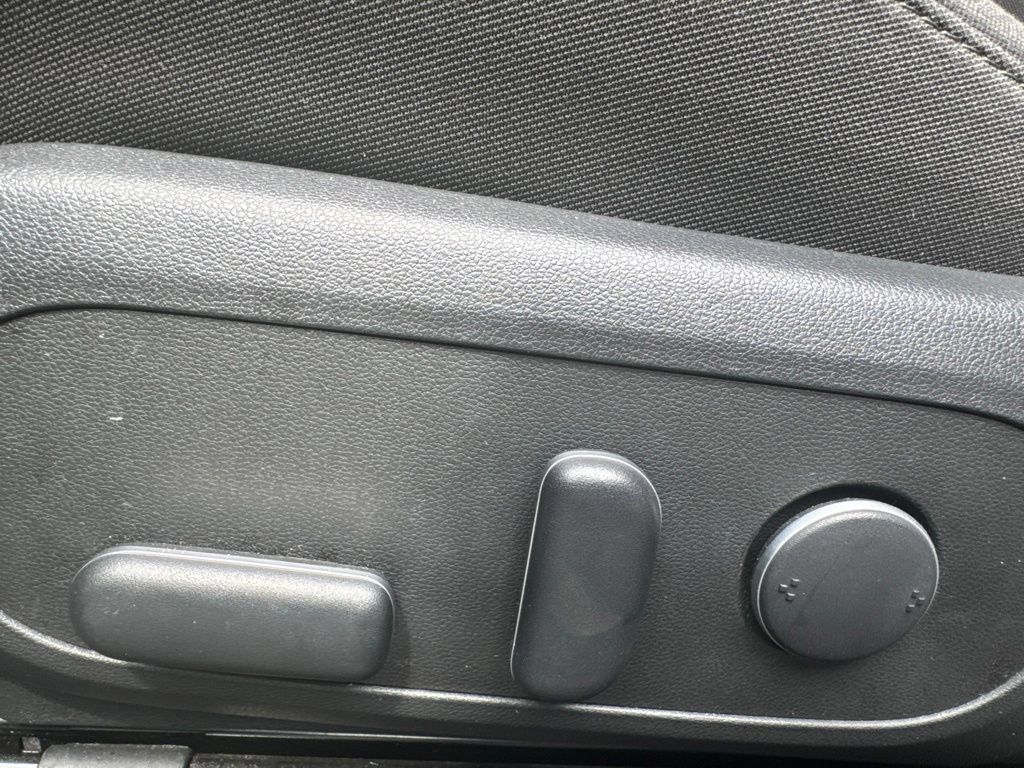 Used 2024 Hyundai Kona SEL FWD image 9