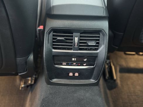 Used 2022 BMW 330i xDrive Sedan w/ Premium Package image 25