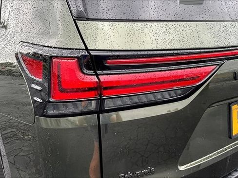 Used 2025 Lexus LX 700h Overtrail AWD/4WD image 23