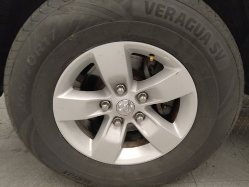 Used 2019 RAM 1500 Classic SLT image 31