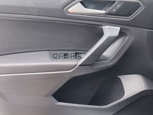 Used 2019 Volkswagen Tiguan S FWD image 23