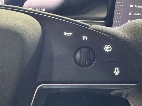 Used 2023 Tesla Model X image 22