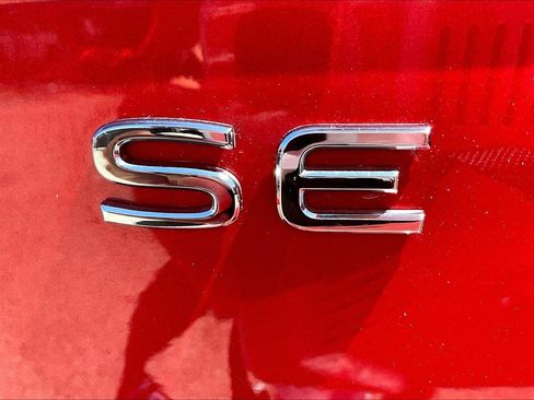 Certified 2023 Volkswagen Tiguan SE FWD image 30