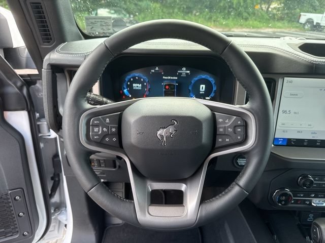 Used 2025 Ford Bronco Outer Banks AWD/4WD image 13