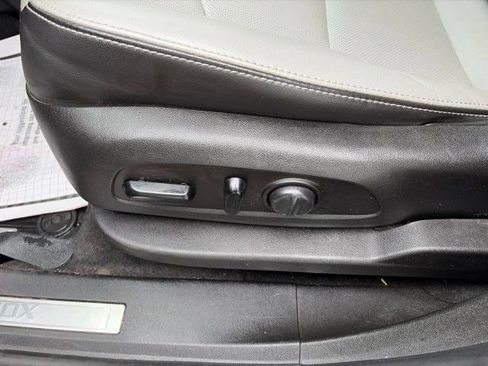 Used 2019 Chevrolet Equinox Premier w/ Premier True North Edition AWD/4WD image 10