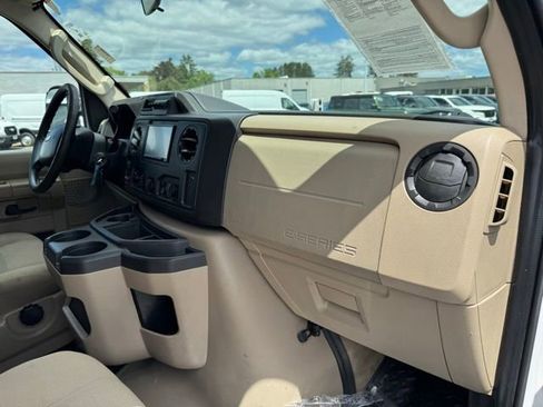 Used 2014 Ford E-350 and Econoline 350 XLT RWD image 21