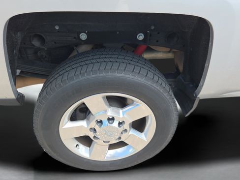 Used 2018 Chevrolet Silverado 2500 LTZ w/ Vortec Plus Package AWD/4WD image 35