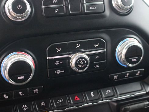 Used 2019 GMC Sierra 1500 SLT w/ SLT Premium Package AWD/4WD image 29