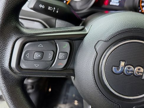 Used 2024 Jeep Gladiator Sport AWD/4WD image 19