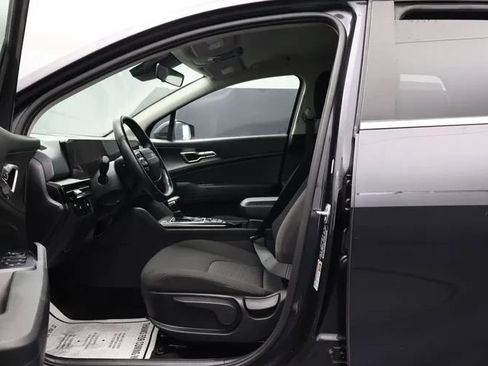 Used 2026 Kia Sportage LX FWD image 14