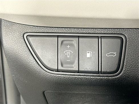 Used 2023 Genesis G70 2.0T w/ Sport Prestige Package image 10