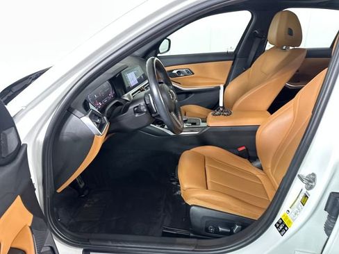 Used 2022 BMW 330i xDrive Sedan w/ M Sport Package image 11