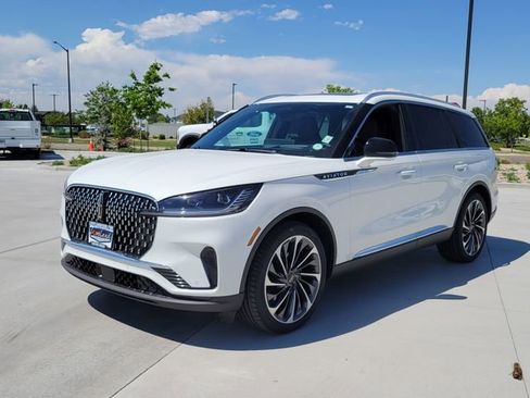 New 2026 Lincoln Aviator Reserve AWD/4WD image 3