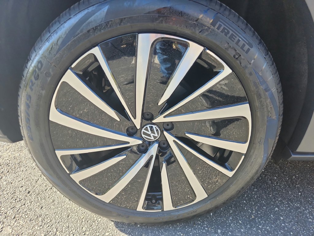 Used 2025 Volkswagen ID.4 Pro AWD/4WD image 29