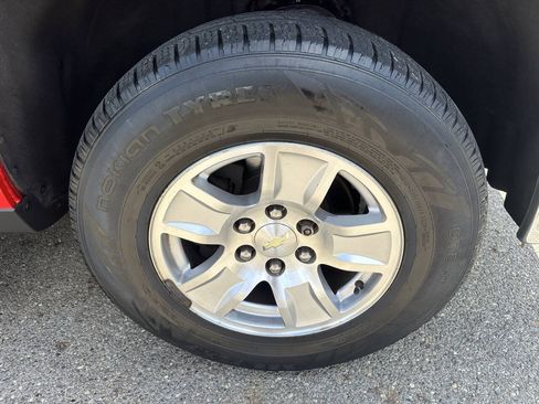 Used 2015 Chevrolet Silverado 1500 LT RWD image 25
