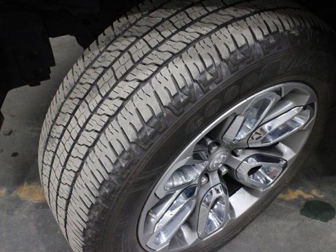 Used 2020 RAM 1500 Laramie w/ Sport Appearance Package image 40