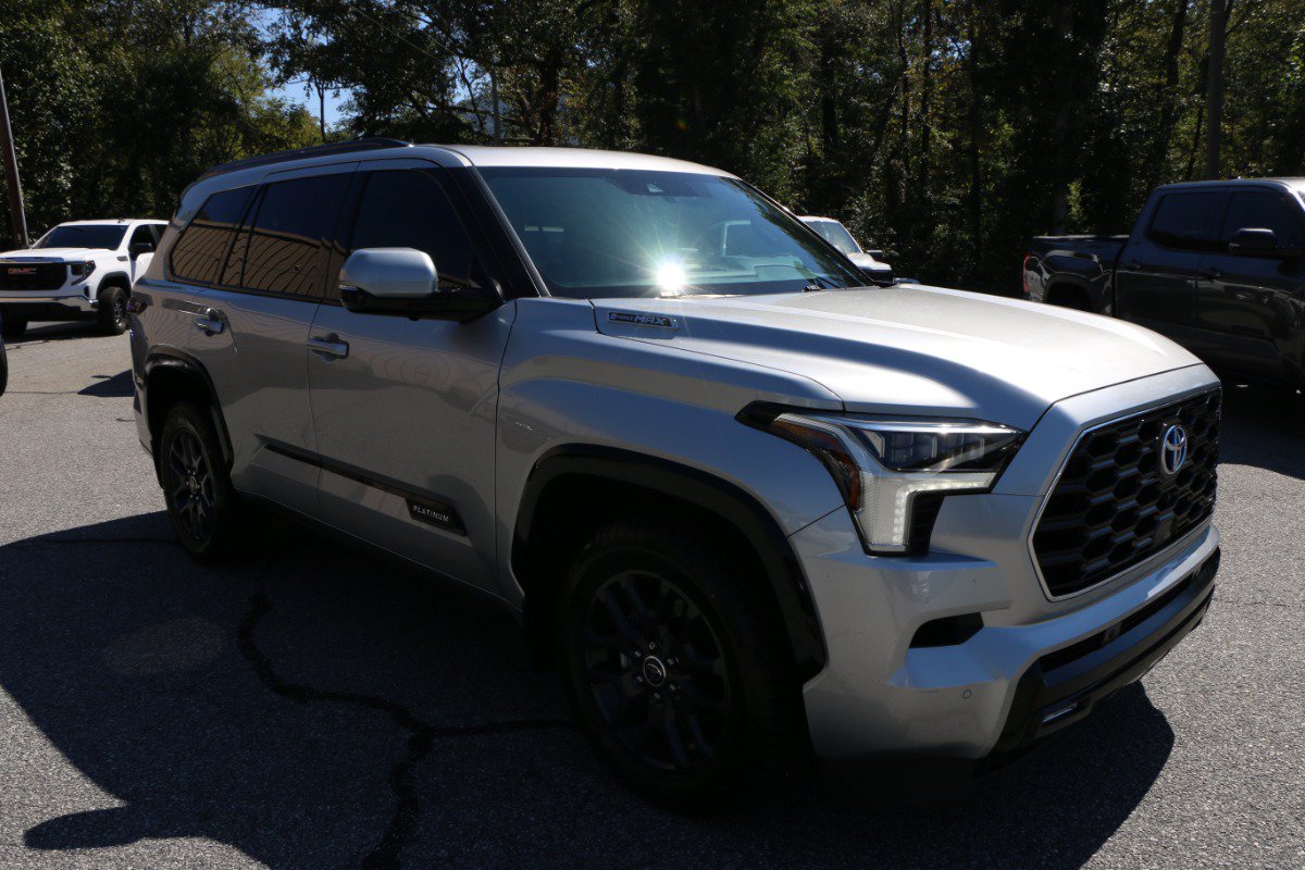 Used 2023 Toyota Sequoia Platinum AWD/4WD image 10