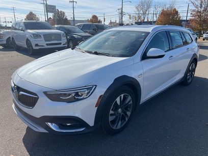 Used 2018 Buick Regal Essence w/ Driver Confidence Package #1